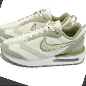 Nike Olive Green & White Retro Running Sneakers air max dawn